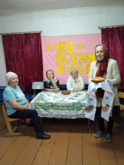 провели дискуссионный стол. провели дискуссионный стол.